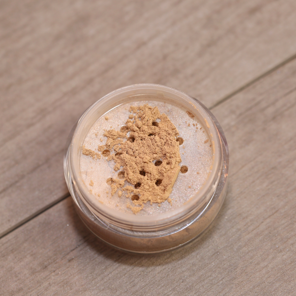 Soft Focus Satin Finish Foundation Loose Mineral Powder (Yellow Opal)