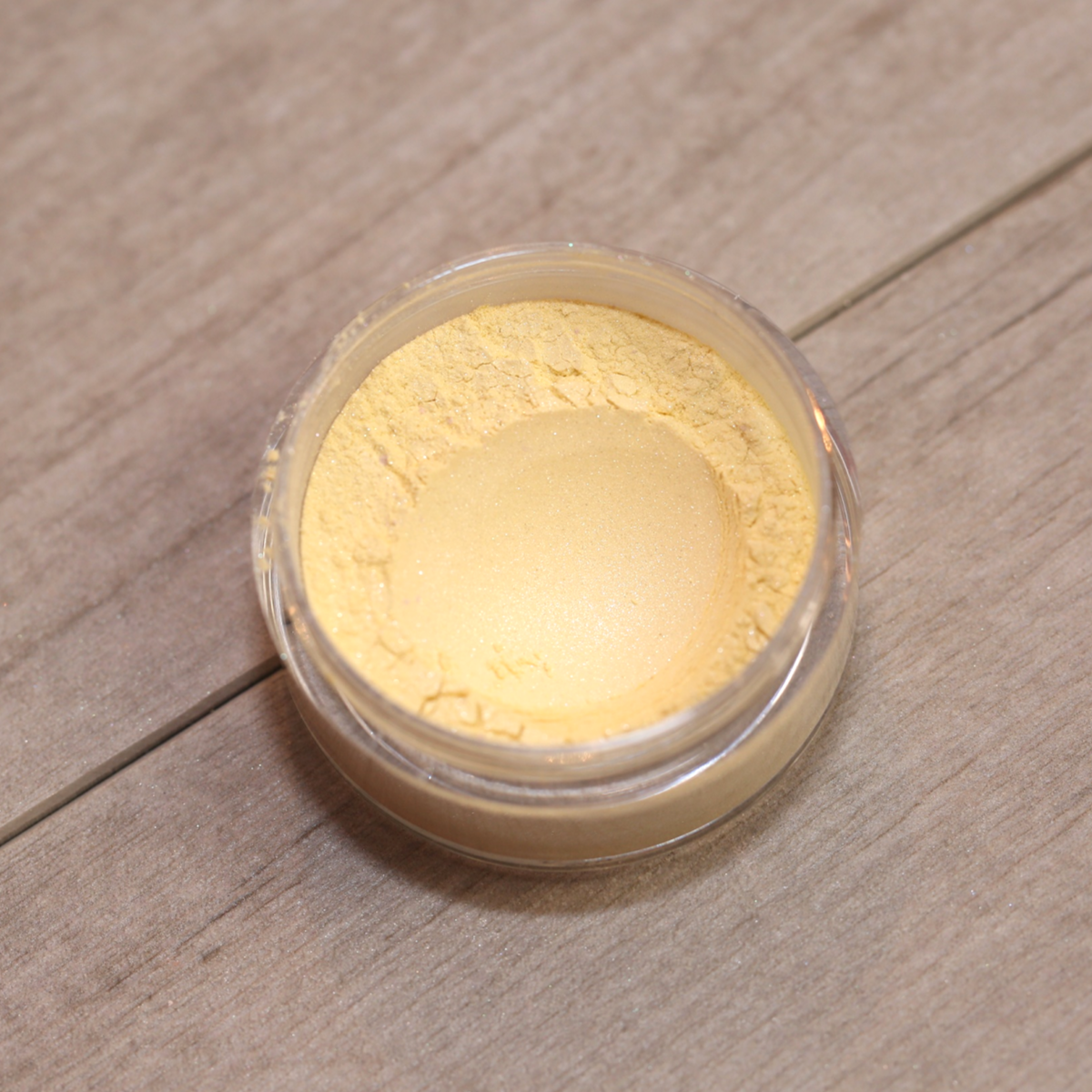Lock In Your Makeup With Our High Definition Mineral Makeup Finishers