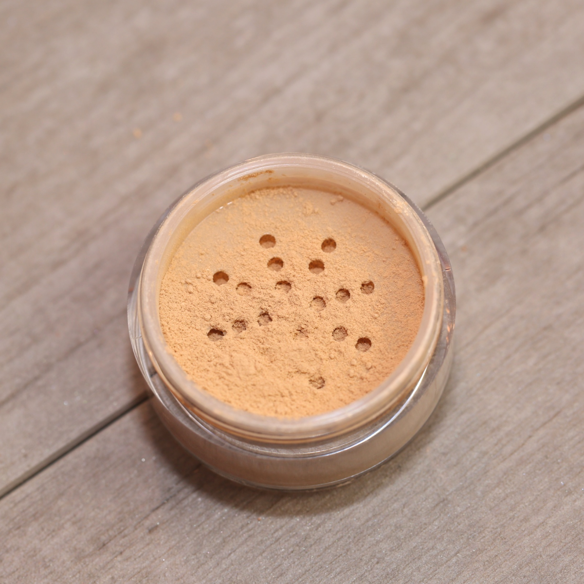 Sheer Coverage Foundation Loose Mineral Powder (Wheat)