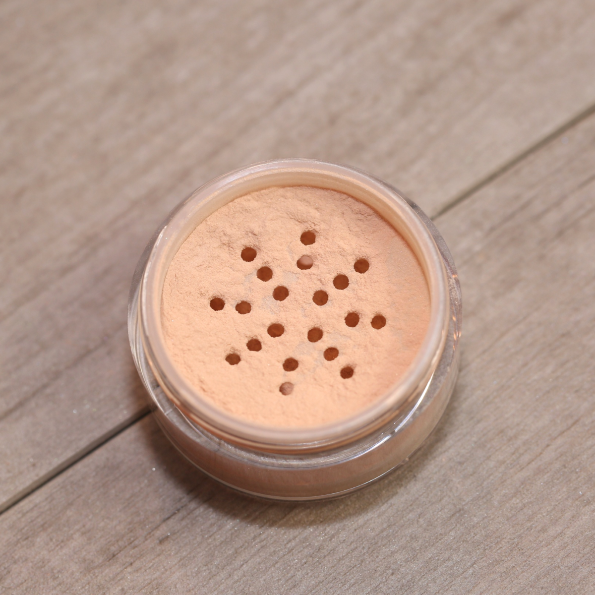 Add A Glow To Your Face With Our Mineral Makeup Booster To Even Out Complexion 