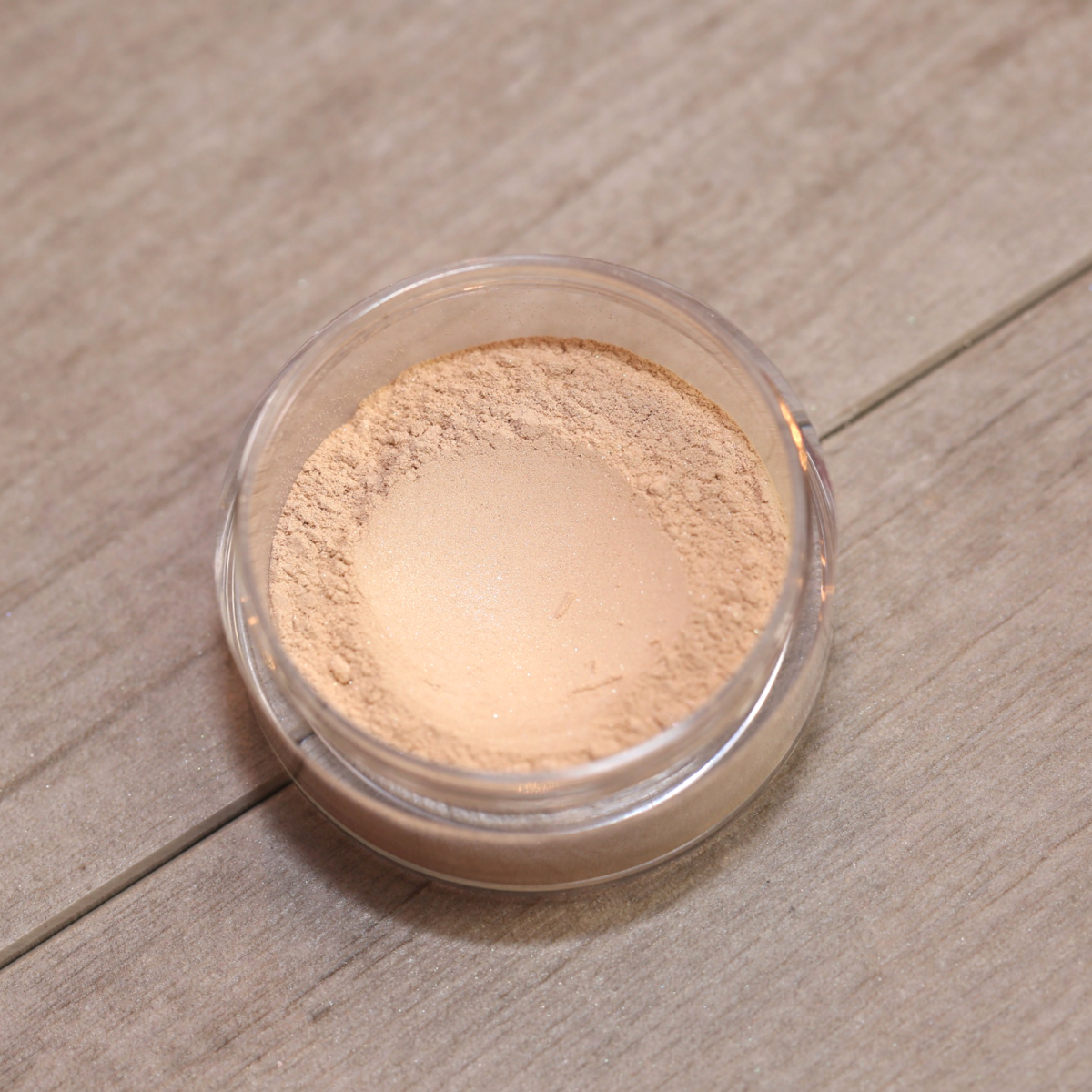 Soft Focus Foundation Loose Mineral Powder (Tan Opal)
