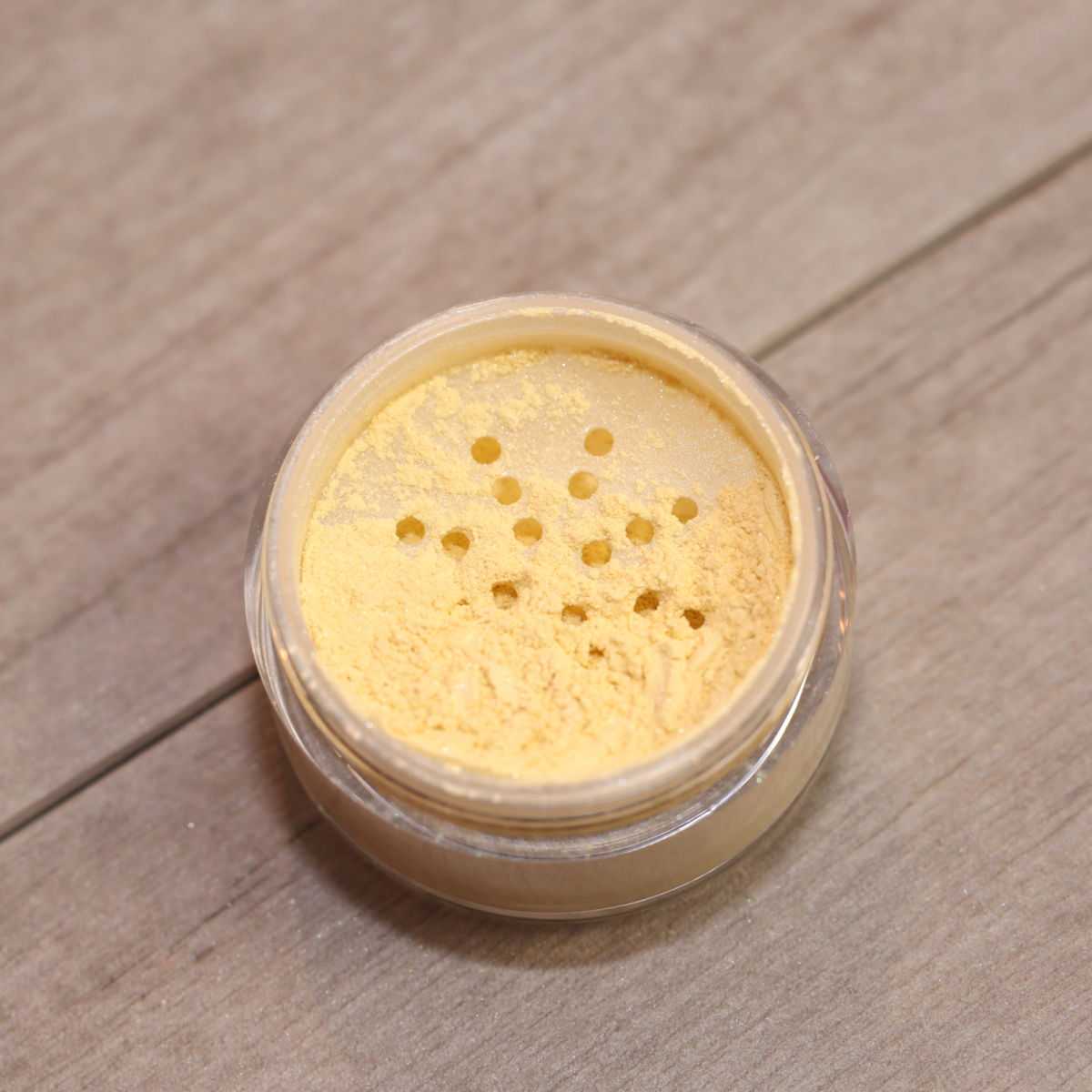 Lock In Your Makeup With Our High Definition Mineral Makeup Finishers