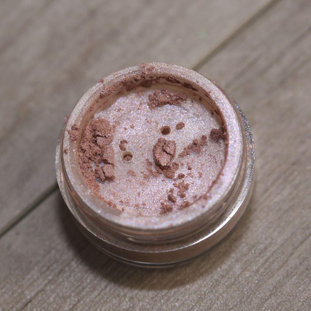 Our Mineral Powder Eye Shadow is Packed With Color and Provides Skin-Nourishing Benefits 