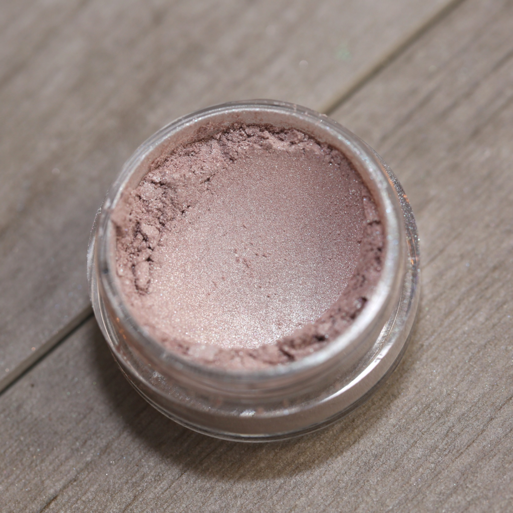 Our Mineral Powder Eye Shadow is Packed With Color and Provides Skin-Nourishing Benefits 