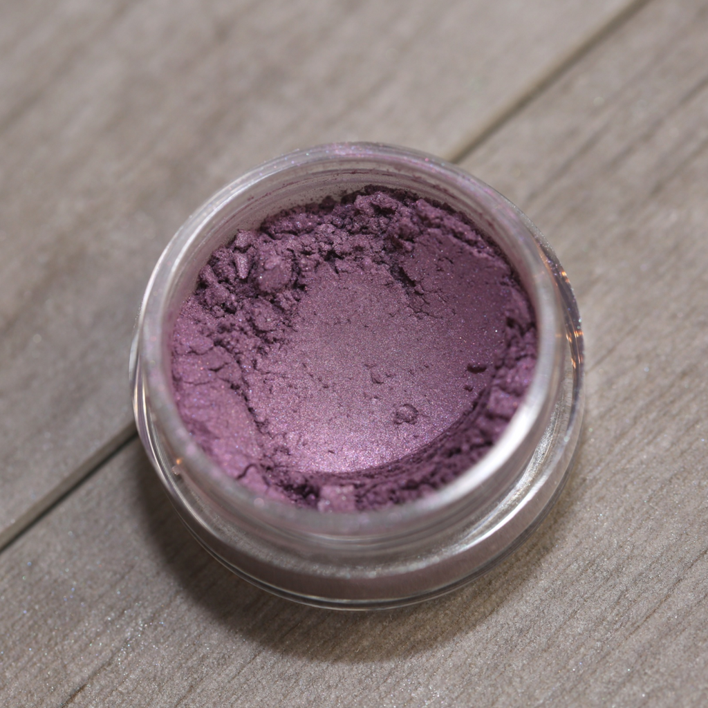 Our Mineral Powder Eye Shadow is Packed With Color and Provides Skin-Nourishing Benefits 